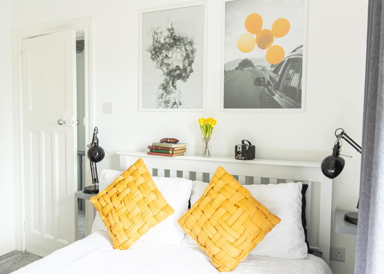Entire Family Home , Large Rear Garden And Free Parking Belfast Extérieur photo