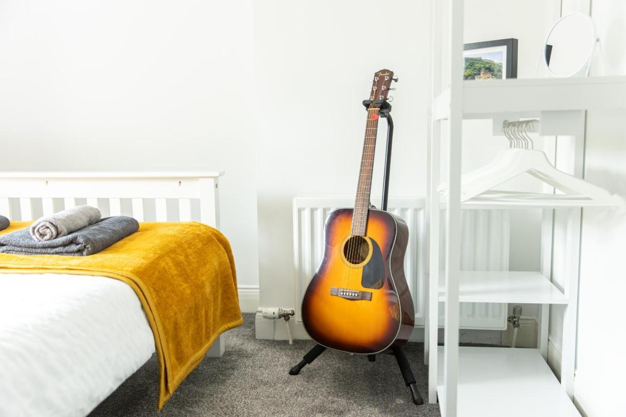 Entire Family Home , Large Rear Garden And Free Parking Belfast Extérieur photo