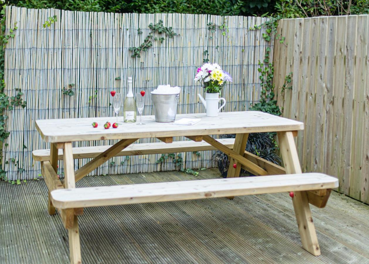 Entire Family Home , Large Rear Garden And Free Parking Belfast Extérieur photo