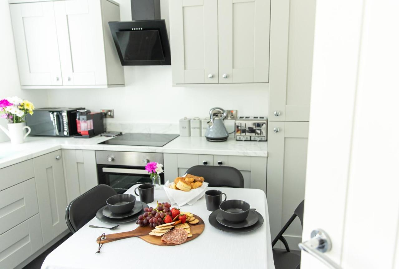 Entire Family Home , Large Rear Garden And Free Parking Belfast Extérieur photo