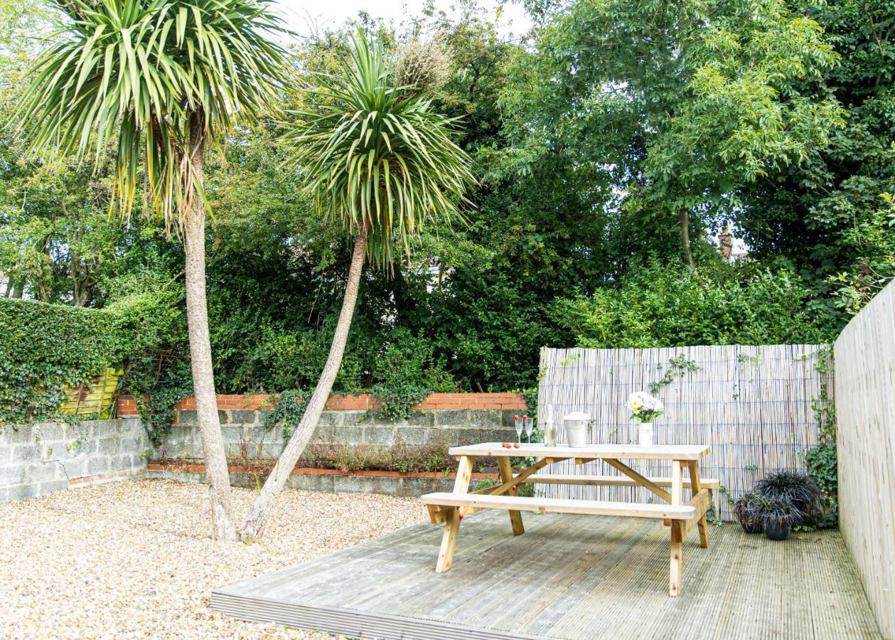Entire Family Home , Large Rear Garden And Free Parking Belfast Extérieur photo